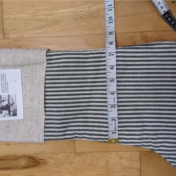 RAE DUNN Embroidered stocking set of 2 pcs New - Picture 3 of 6